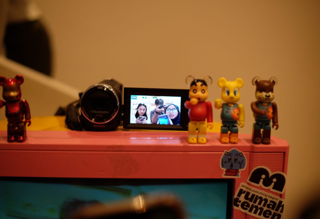 image of an introvert and friends